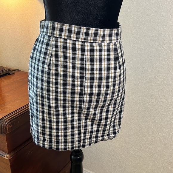 ⭐️ HOLLISTER Plaid Button Down Mini Skirt | Cotton | Size Small - Picture 3 of 11